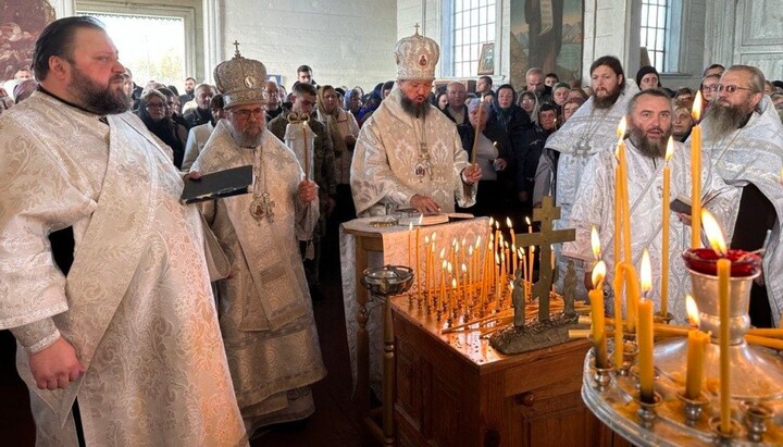 Відспівування загиблого на фронті племінника митрополита Білоцерківського Августина. Фото: bilatserkva.church.ua