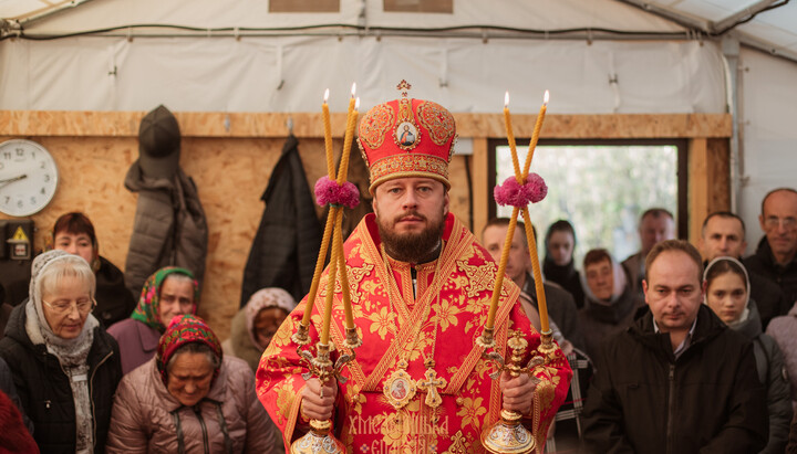 Архиепископ Виктор (Коцаба) возглавил престольный праздник общины УПЦ в Лесовых Гриневцах. Фото: страница Хмельницкой епархии УПЦ в Facebook