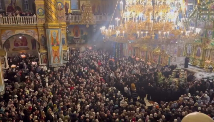 Литургия в день памяти преподобного Амфилохия в Почаевской лавре. Фото: скриншот видео Telegram-канала «Миряне»