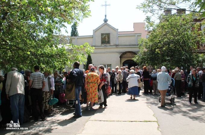 Одесская епархия УПЦ оказала помощь переселенцам с Востока и нуждающимся одесситам