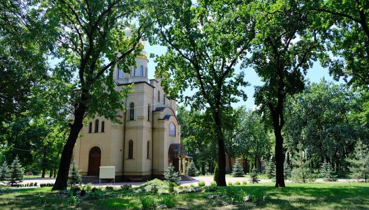 Парк Крючкова и отданный ПЦУ Успенский храм УПЦ в Кропивницком. Фото: «Точка доступа»