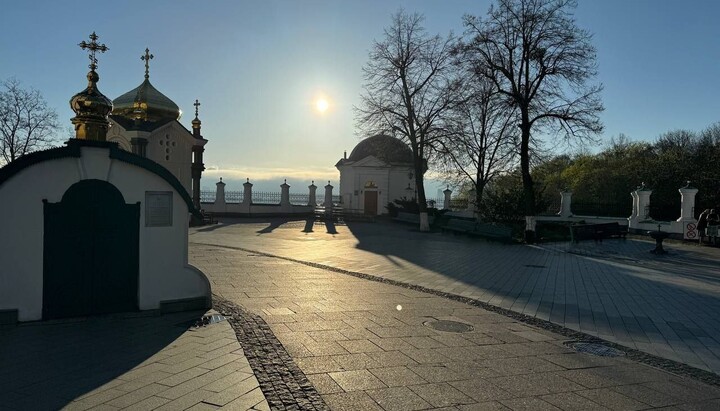 Территория Нижней Лавры, куда закрыт вход для верующих. Фото: t.me/save_Lavra