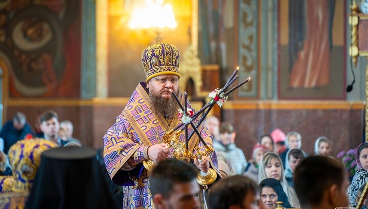 Біля собору у Черкасах кілька провокаторів влаштували чергову «акцію»