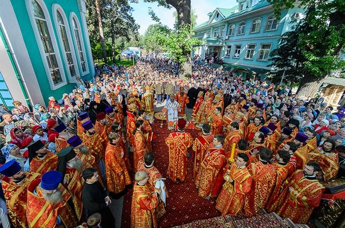 Алма-Аты: 70-летие возвращения Никольского собора отметили с Казанской иконой Богородицы