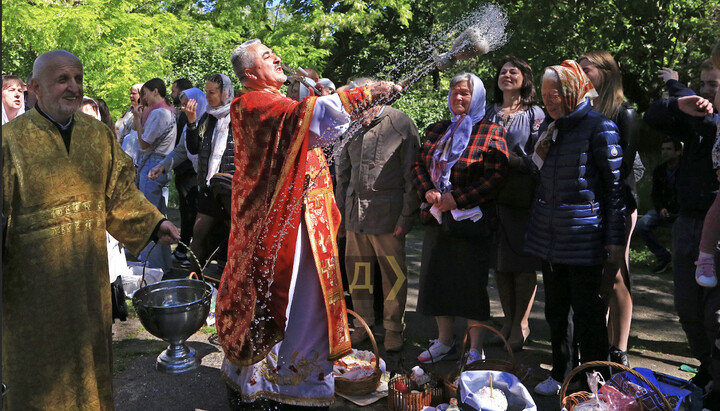 Смерть ворогам! – «священник» ПЦУ в Одесі привітав з Великоднем парафіян