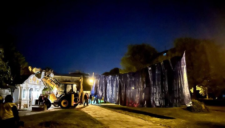 Demolition of the Tithe Monastery. Photo: Babel