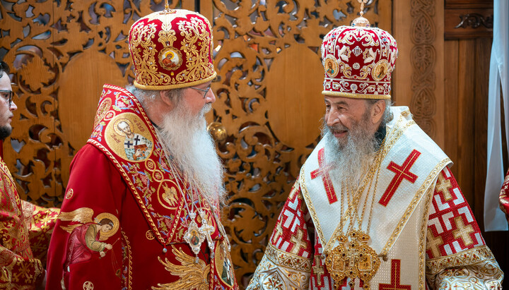 Μητροπολίτης Κιέβου και πάσης Ουκρανίας κ. Ονούφριος και Μητροπολίτης πάσης Αμερικής και Καναδά κ. Τύχων στο Τσερνίβτσι. Φωτογραφία: news.church.ua