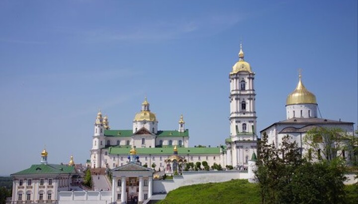 ЗМІ пишуть про виселення УПЦ із Почаївської лаври після перевірок Мінкульту