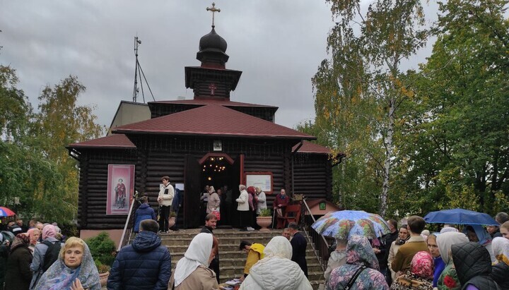 В Вышгороде ПЦУ после неудачных попыток захватить храм, нацелилась на землю