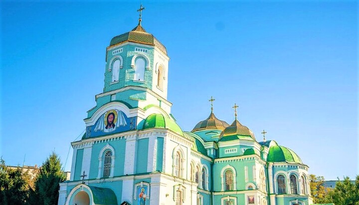 Dormition Cathedral in Zolotonoshaю Photo: travels.in.ua