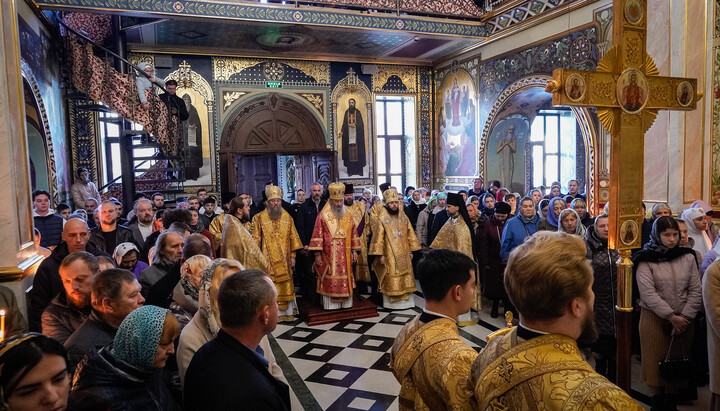 Блаженніший Митрополит Онуфрій очолює літургію в Лаврі. Фото: Києво-Печерська лавра