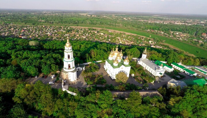 Крестовоздвиженский женский монастырь в Полтаве. Фото: inok.info