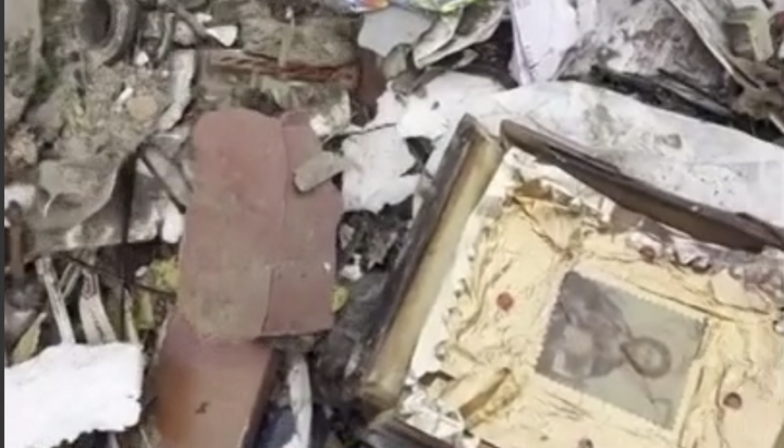 Broken icons from the UOC church in Novosilky after the OCU takeover. Photo: Screenshot from Dozor video