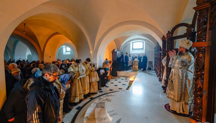 In Cherkasy, UOC believers celebrate feast day of seized cathedral