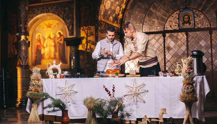 Галимов на кулинарном шоу в Трапезном храме Лавре. Фото: Фейсбук Галимова