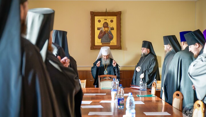 Блаженнішому Митрополиту Онуфрію було надано звання доктора богослов'я Honoris Causa Київської духовної академії. Фото: КДАіС