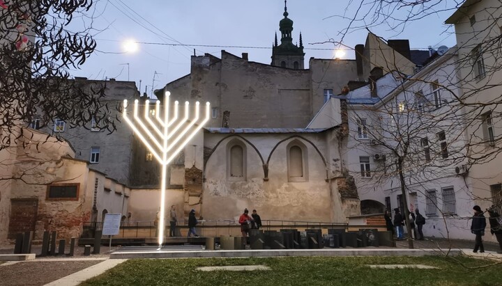 Menorah in Lviv before an act of vandalism. Photo: Jewish community of Lviv