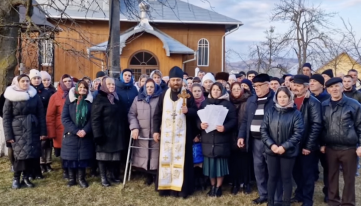 Община Николаевского храма УПЦ в Верхних Становцах. Фото: фб-страница Инны Пинюк