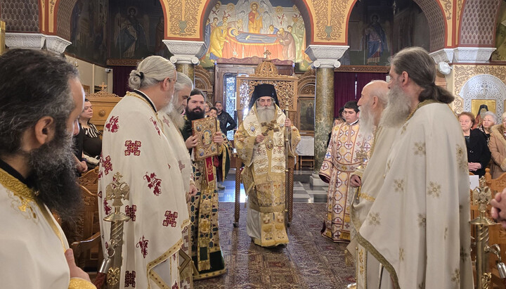 Митрополит Пірейський Серафим і духовенство Пірейської митрополії. Фото: imp.gr