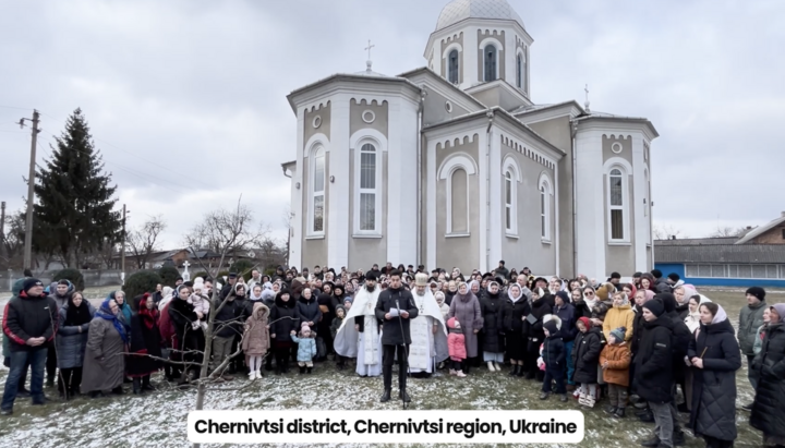 Община УПЦ в Глыбокой обратилась за помощью к Джею Ди Вэнсу. Фото: «Перший козацький»