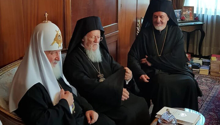 Patriarch Kirill, Patriarch Bartholomew, and Metropolitan Emmanuel. Photo: A. Volkov