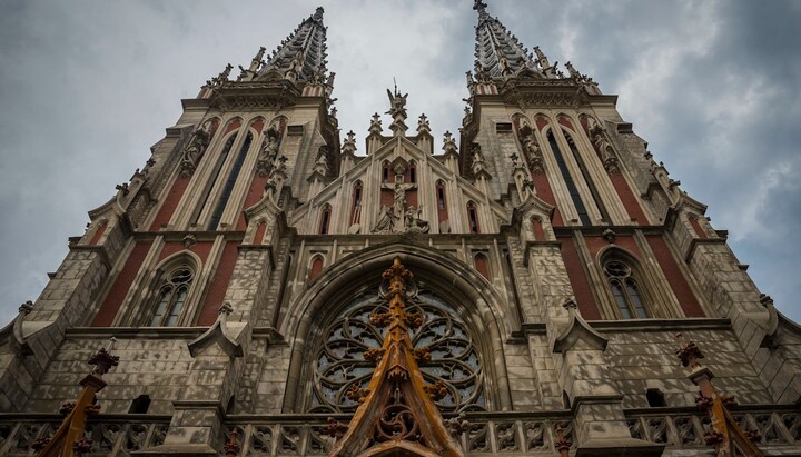 Broken windows at St. Nicholas Church in Kyiv. Photo: Facebook page of the RCC community