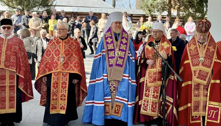 Zoria with Uniate clergy in Poland. Photo: Facebook of the embassy in Poland