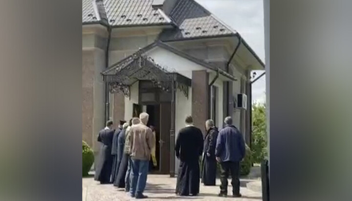 Raiders in the village of Spaska. Photo: UOJ