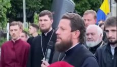 Хмельницький митрополит приїхав до собору підтримати вірян