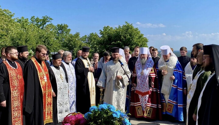 Представители ПЦУ и УГКЦ на панихиде в Каневе. Фото: ugcc.ua