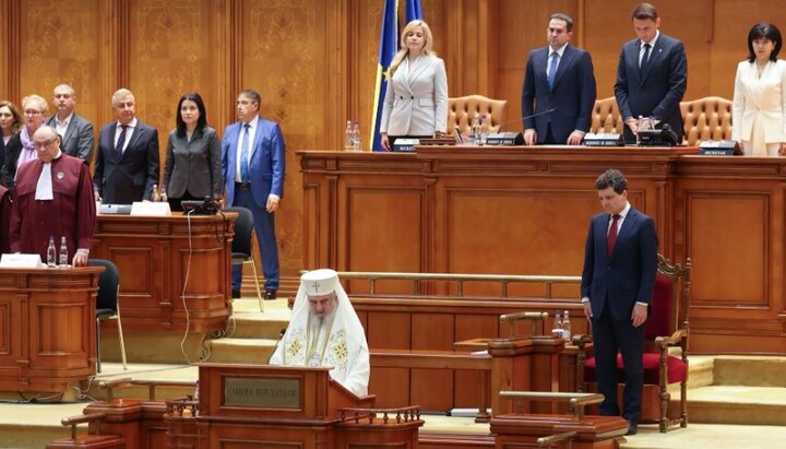26 травня 2025 року Патріарх Даніїл прочитав молитву на церемонії інаугурації президента Нікушора Дана. Фото: Basilica.ro/Raluca Ene
