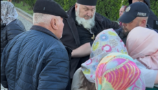 В Заболотье «священник» ПЦУ ногой ударил прихожанку