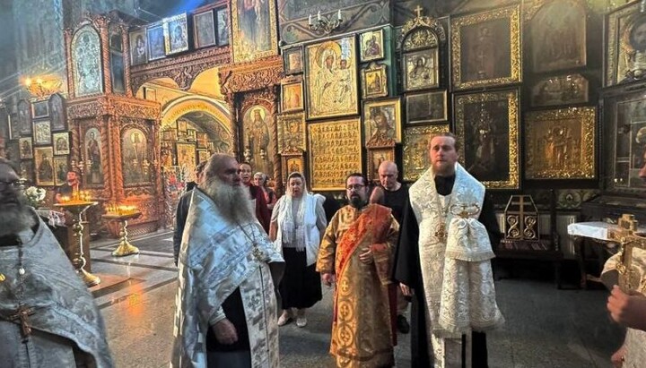 Молебен перед чудотворным образом Божией Матери в Прилуках. Фото: Синодальный информационно-просветительский отдел УПЦ