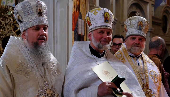 Йосип Засанський (у центрі) разом із Думенком і Яременком. Фото: Фейсбук ПЦУ