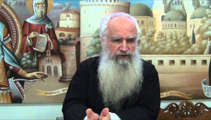 Πρωτοπρεσβύτερος Θεόδωρος Ζήσης. Φωτογραφία: romfea.gr