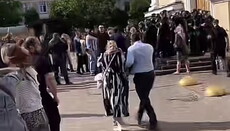 Верующие УПЦ прорвались на территорию собора в Черновцах