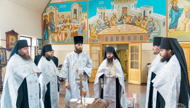 Заупокойная лития в храме УПЦ в честь преподобного Иоанна Дамаскина Покровского монастыря. Фото: КДАиС
