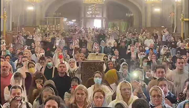 Православні буковинці відстояли свій собор у Чернівцях 17 червня 2025 р. Фото: Перший козацький