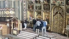 Во время захвата собора в Черновцах боевики ПЦУ избили диакона