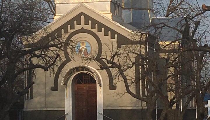Νικολάεφσκι ναός της Ουκρανικής Ορθόδοξης Εκκλησίας στο χωριό Κομπολτσίν. Φωτογραφία: Τσερνοβίτσκα επαρχία
