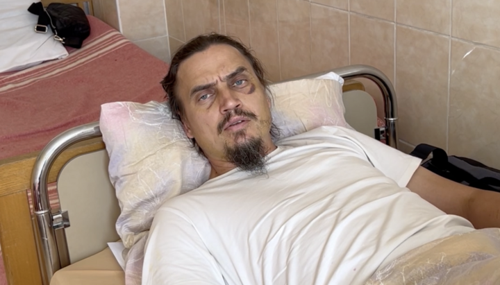 Preotul Roman Forost, bătut de militanții Bisericii Ortodoxe a Ucrainei. Foto: СПЖ