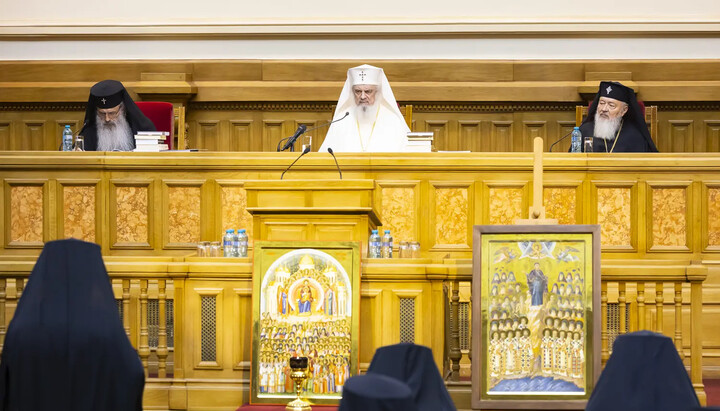 Εργασιακή συνεδρίαση της Ιεράς Συνόδου της Ρουμανικής Ορθόδοξης Εκκλησίας. Φωτογραφία: Γραφείο Τύπου του Ρουμανικού Πατριαρχείου