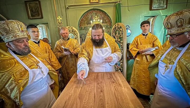 Archbishop Pimen consecrating the altar in the UOC church in the village of Druzhba. Photo: Abp Pimen's Instagram 