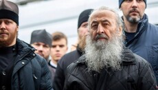 Believers defending the Lavra express support for Metropolitan Onuphry