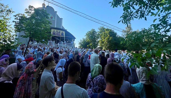Хрестоходці в монастирі Хрещатика. Фото: СПЖ