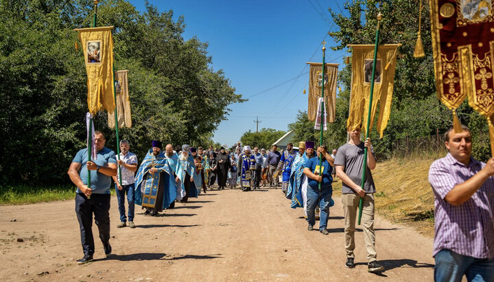 В Черкаската епархия се проведе многолюдно Крестно шествие