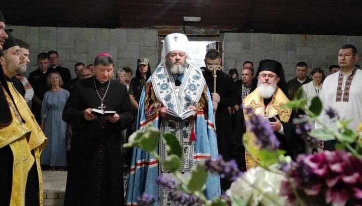 «Μητροπολίτης» της ΠЦУ αρνήθηκε να προσευχηθεί με τον Ντουμένκο την «Ημέρα Κρατικότητας»