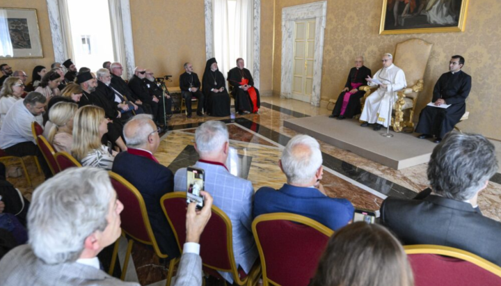 Audiență la Castel Gandolfo a Papei Leon al XIV-lea cu participanții la pelerinajul ecumenic ortodox-catolic din SUA. Fotografie: Vatican Media