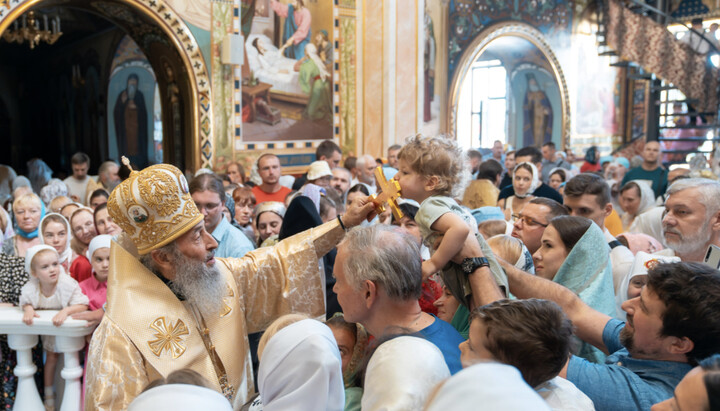 Preafericitul Mitropolit Onufrie a condus Liturghia la Lavra Pecerska din Kiev