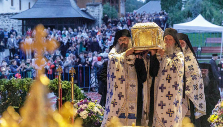 Proclamarea locală a canonizării cuvioșilor Paisie (Olaru) și Cleopa (Ilie) la mănăstirea Sihăstria. Foto: doxologia.ro
